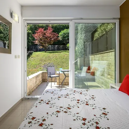 In Pore Near Rock * بوريتش