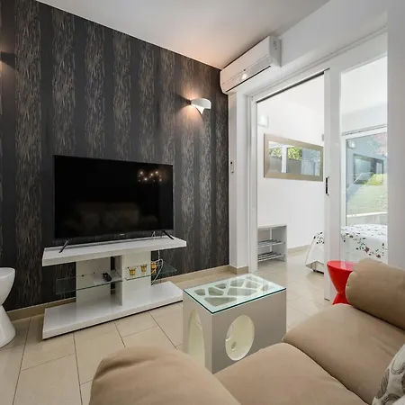 شقة In Pore Near Rock