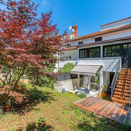Appartement In Pore Near Rock Poreč